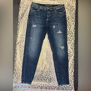 I.N.C. INTERNATIONAL CONCEPTS
Women's High-Rise Destructed Skinny Jeans